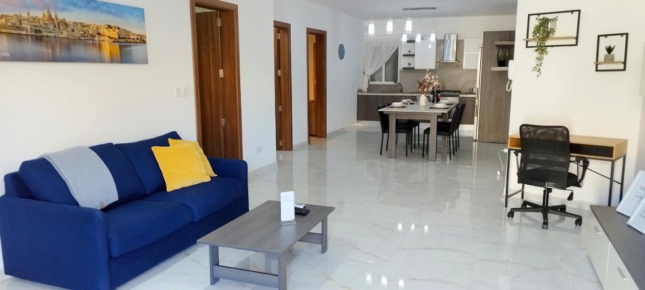 Large And Modern Apartment In The Centre Of Malta Mosta Exterior foto