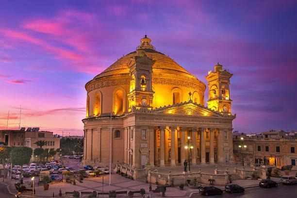 Large And Modern Apartment In The Centre Of Malta Mosta Exterior foto